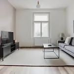Rostovska 21 - Historic Residence By Grebovka Park Ns17,27