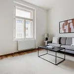 Rostovska 21 - Historic Residence By Grebovka Park Ns17,27